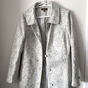🌿 Paisley Silver Trenchcoat